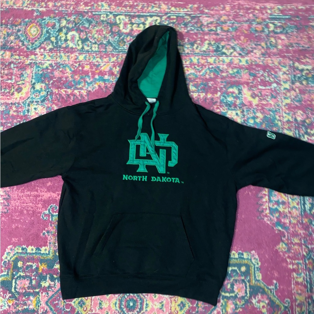 Vintage UND University of North Dakota Embroidered Sweatshirt (Size: XL)